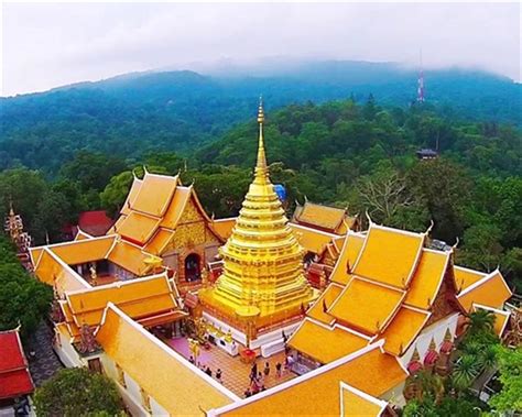 Wat Phra That Doi Suthep: En Gnistrande Tempelkomplex Med Utsikt Över Chiang Mai!